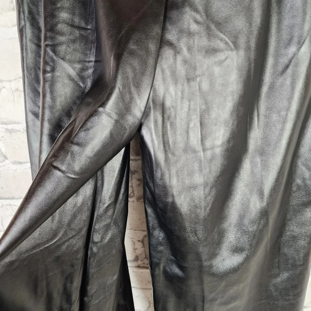 PrettyLittleThing Vegan Faux Leather Zip Front Wide Leg Trouser Black Size 6 New - Picture 12 of 16